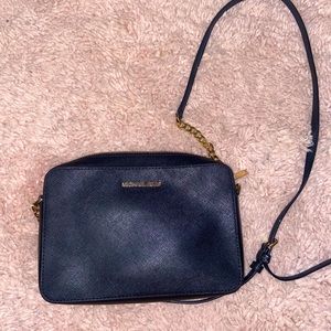 all black micheal kors crossbody!